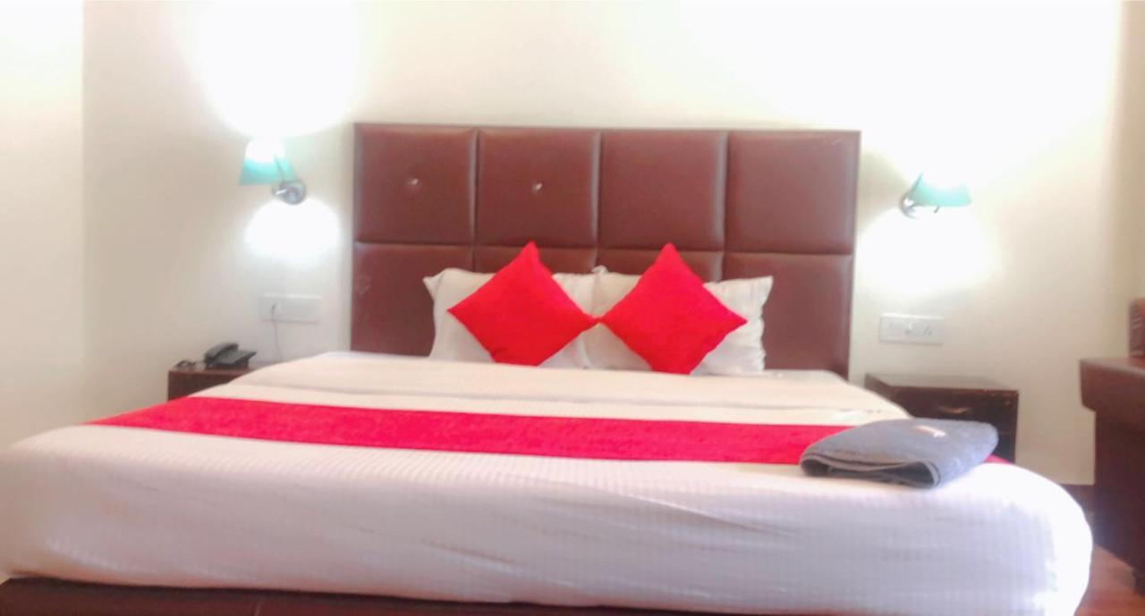 Hotel Hadimba - In City Center Manāli Buitenkant foto