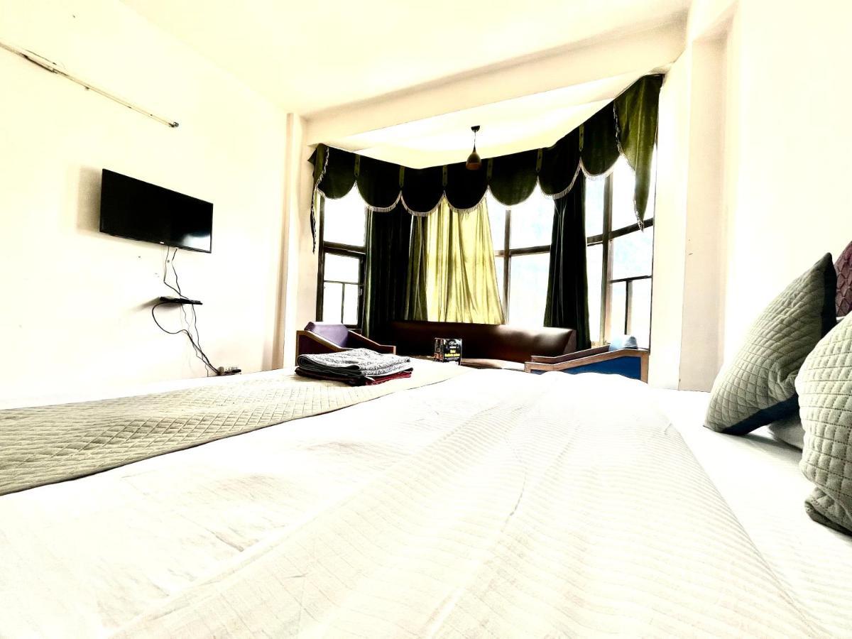 Hotel Hadimba - In City Center Manāli Buitenkant foto