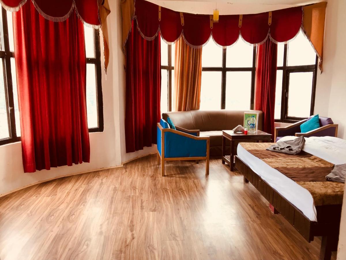Hotel Hadimba - In City Center Manāli Buitenkant foto