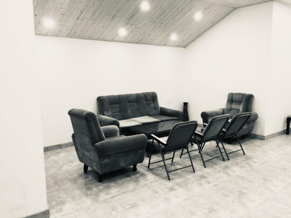 Hotel Hadimba - In City Center Manāli Buitenkant foto