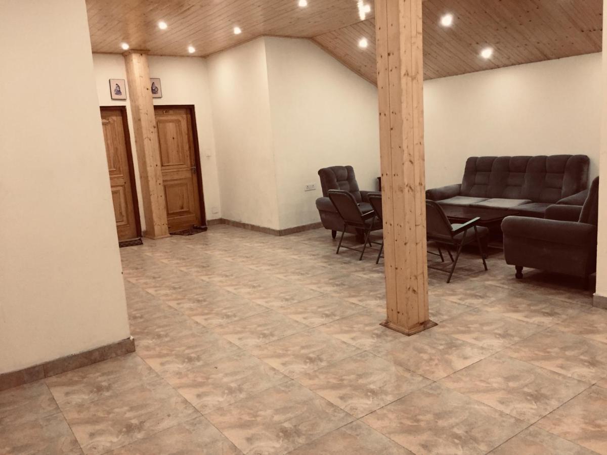 Hotel Hadimba - In City Center Manāli Buitenkant foto